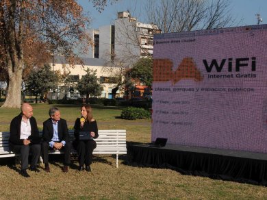 Wi-Fi gratuito en las plazas porteñas
