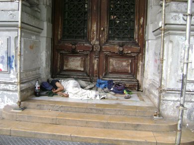 Un nuevo informe sobre violaciones de los Derechos humanos en la Ciudad 