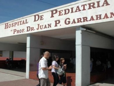 Denuncian al gobierno porteño por fumigar con glifosato cerca del Garrahan 