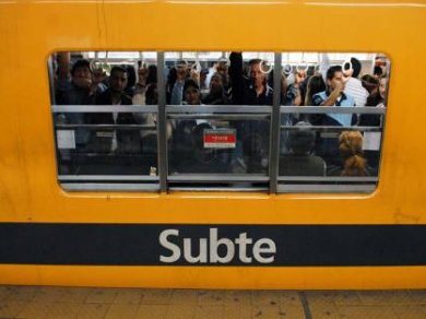 Reclaman la estatización del subte