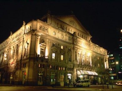 Denuncian la venta de bienes del Teatro Colón