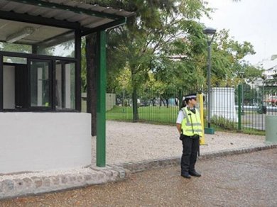 Parque Centenario: reapertura con doble reja