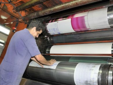 La Metrapolitana desalojó con gases lacrimógenos a trabajadores de una imprenta 