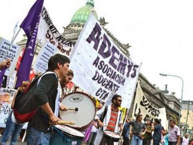 Paran los docentes secundarios de la ciudad