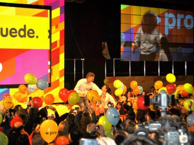 Acusan a Macri de financiar su campaña con recursos públicos