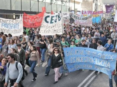 Los alumnos denuncian la ineficiencia de las consultas propuestas por el macrismo