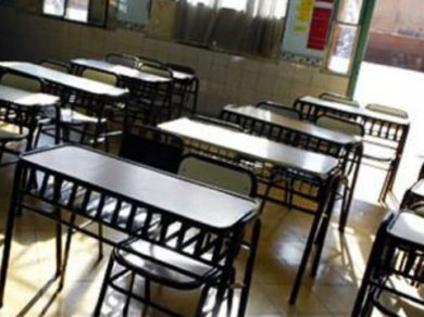 La comunidad educativa se manifiesta contra el sistema de inscripción on line