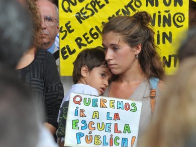 Continúan los reclamos por las vacantes en escuelas públicas porteñas