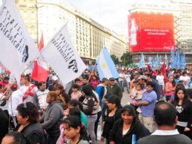 Acampe y huelga de hambre en reclamo políticas habitacionales