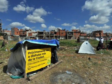 Denuncian al gobierno porteño por la crisis habitacional