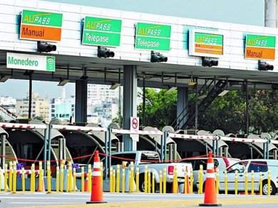 Presentan un amparo para frenar la suba de los peajes