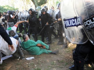 Confirman el sobreseimiento de Macri en la causa por la represión en el Hospital Borda