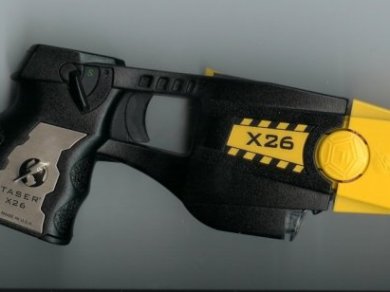 El FPV presentó un proyecto para prohibir uso de pistolas Taser