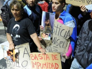 Liberan al policía que baleó a Lucas