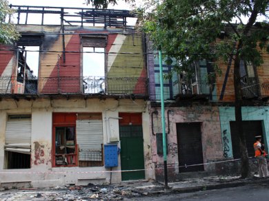 Un nuevo incendio en La Boca deja a once familias en la calle
