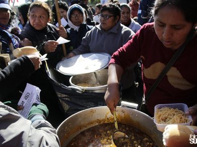 Más de cien ollas populares contra la pobreza