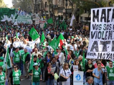 Estatales y docentes paran en todo el país