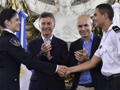 Reclaman el control civil de la nueva policía