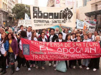 San Telmo; la Justicia porteña criminaliza la venta callejera
