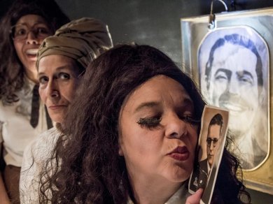 Tres mujeres, una pensión, la miseria