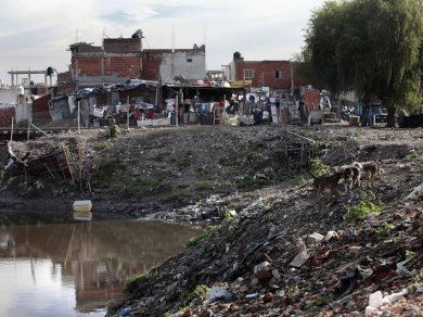 Reducen un 60% la atención sanitaria a los vecinos del Riachuelo 