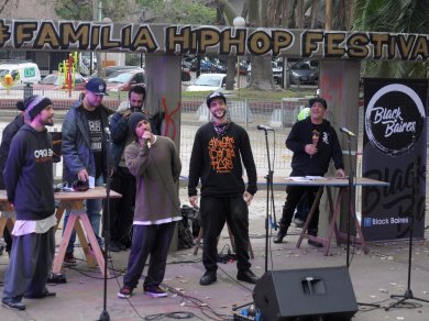 Una Boca que no calla, rapea