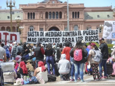  Protestas de organizaciones sociales en Plaza de Mayo