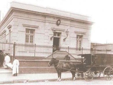 Un siglo enseñando oficios