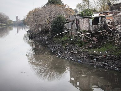 Relocalizarán a 118 familias de Villa 26