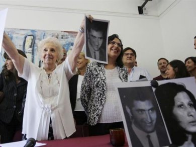 Las Abuelas celebran el abrazo 127
