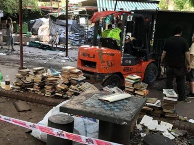 Abrazo en defensa del Parque Rivadavia