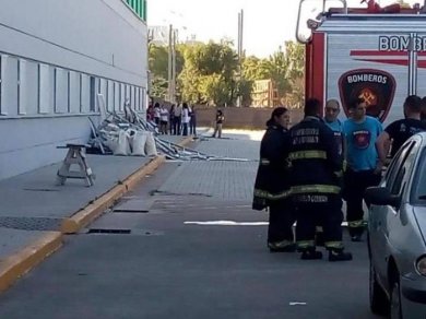 Otro derrumbe en edificios públicos