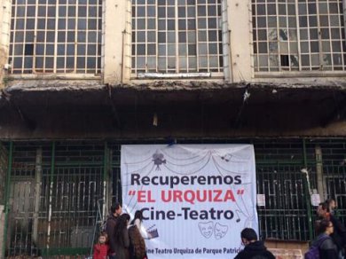 Demandan a la Asamblea que salvo al Cine Teatro Urquiza