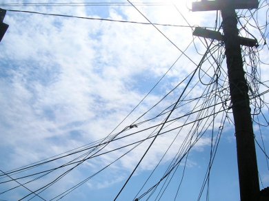 Denuncian emergencia eléctrica en la Villa 21-24