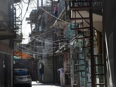 Multan a Larreta por el riesgo eléctrico en la villa 21-24