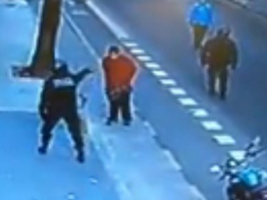 Un policía de la Ciudad mató de una patada a un hombre que “entorpecía el tránsito