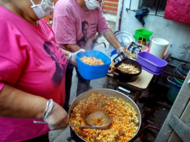Un reconocimiento para las trabajadoras de comedores populares