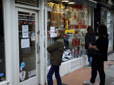 Reabren los negocios de indumentaria y calzado